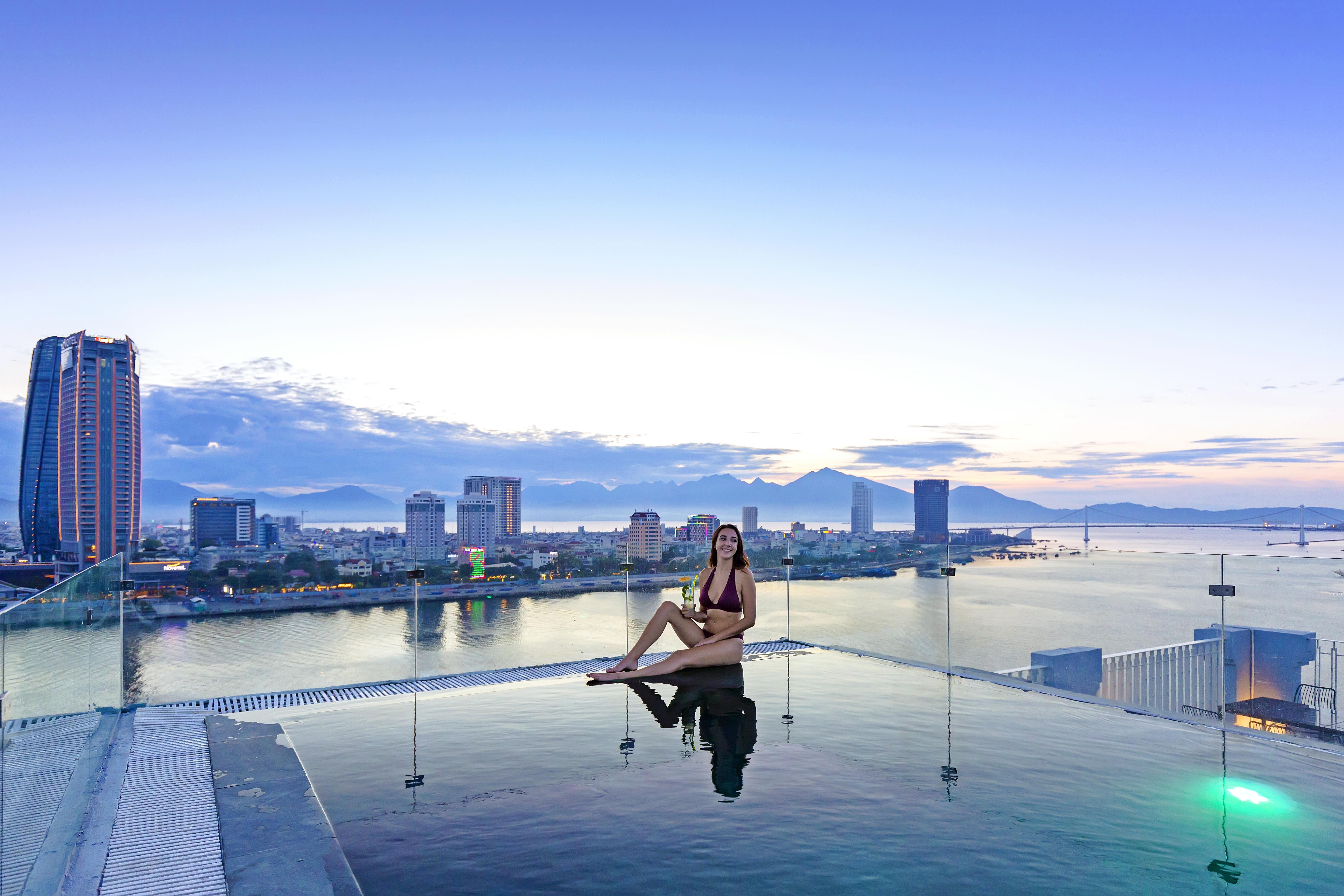 Ibiza Riverfront Da Nang Hotel Powered By Aston Dış mekan fotoğraf