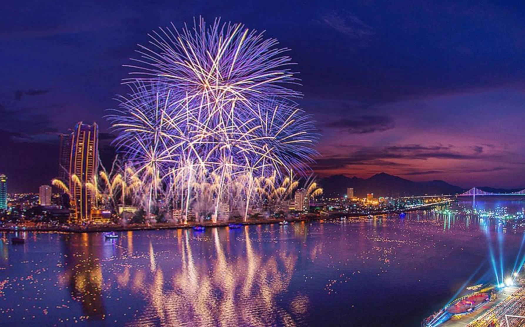 Ibiza Riverfront Da Nang Hotel Powered By Aston Dış mekan fotoğraf