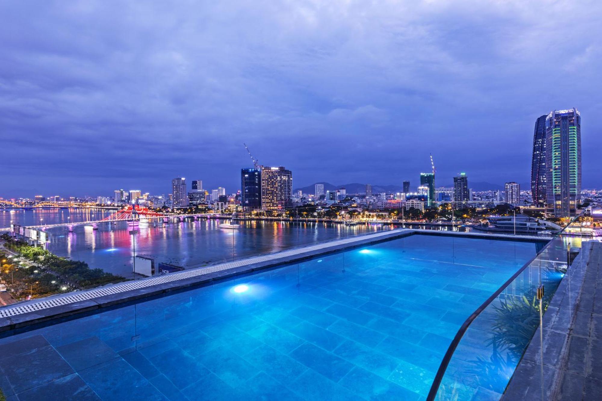 Ibiza Riverfront Da Nang Hotel Powered By Aston Dış mekan fotoğraf