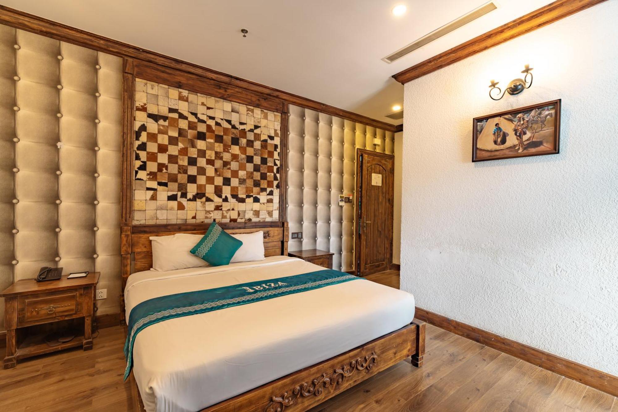 Ibiza Riverfront Da Nang Hotel Powered By Aston Dış mekan fotoğraf
