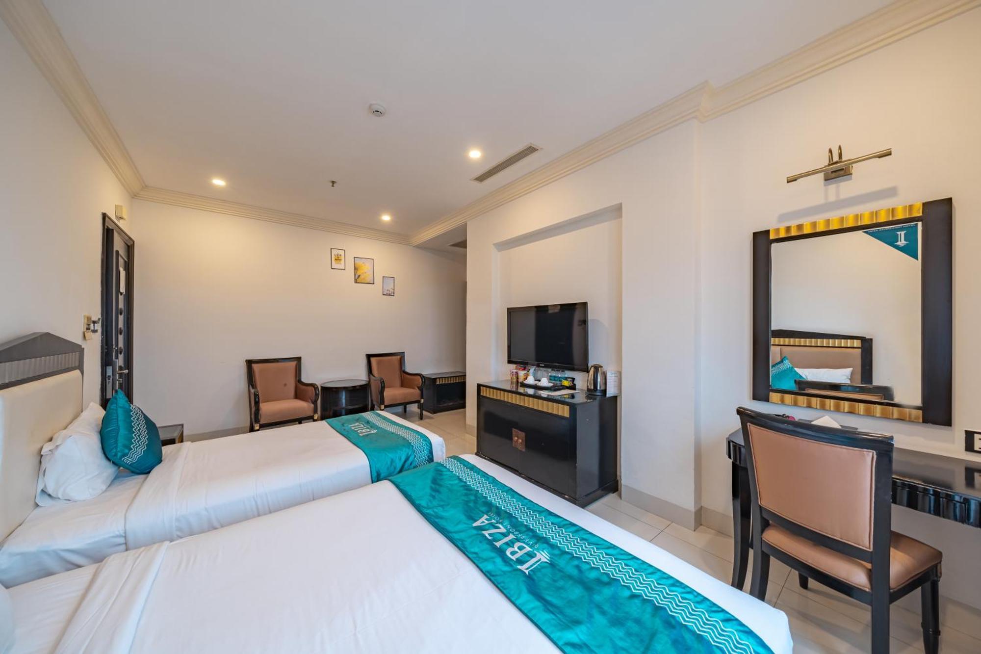 Ibiza Riverfront Da Nang Hotel Powered By Aston Dış mekan fotoğraf
