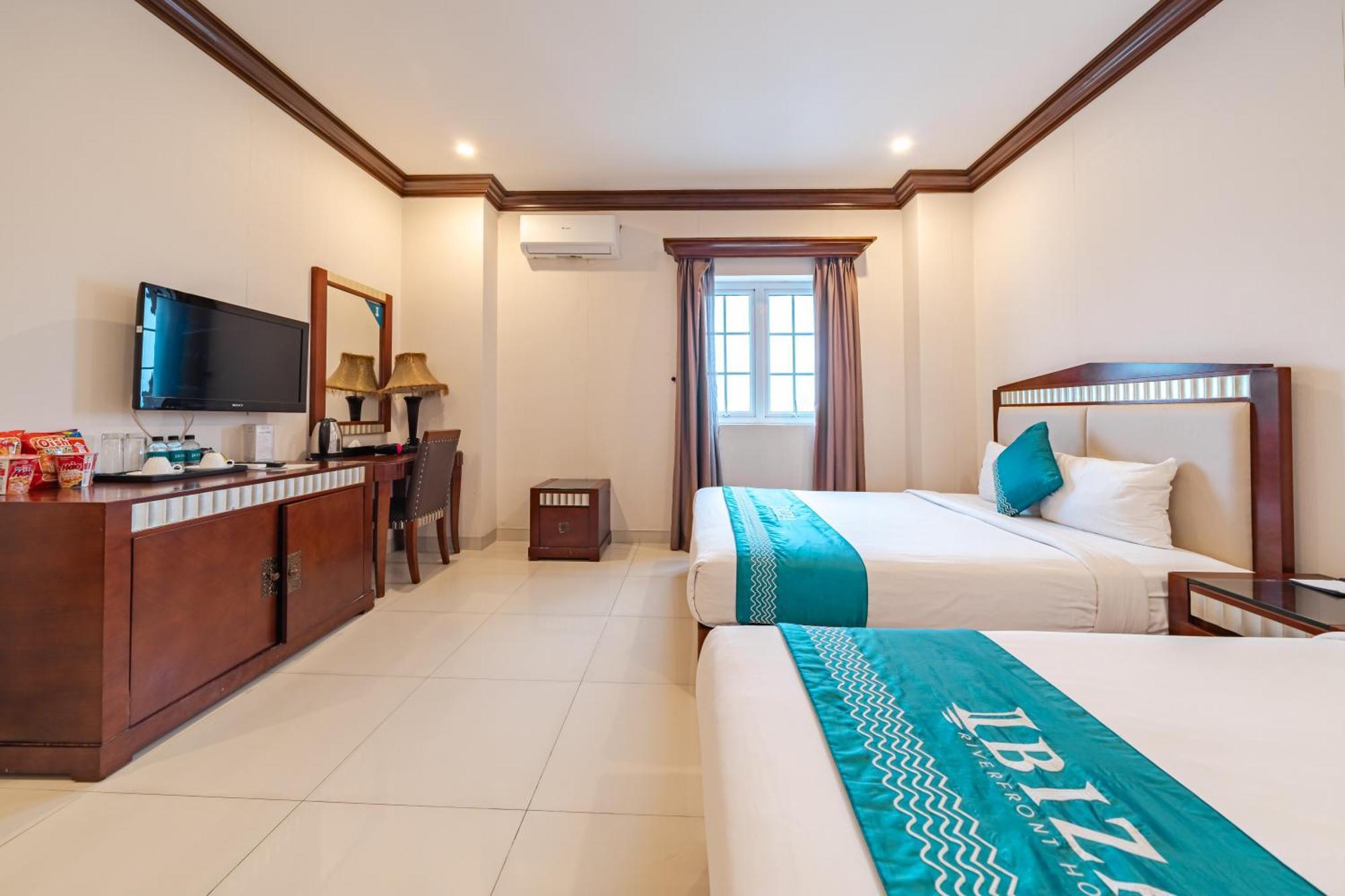 Ibiza Riverfront Da Nang Hotel Powered By Aston Dış mekan fotoğraf