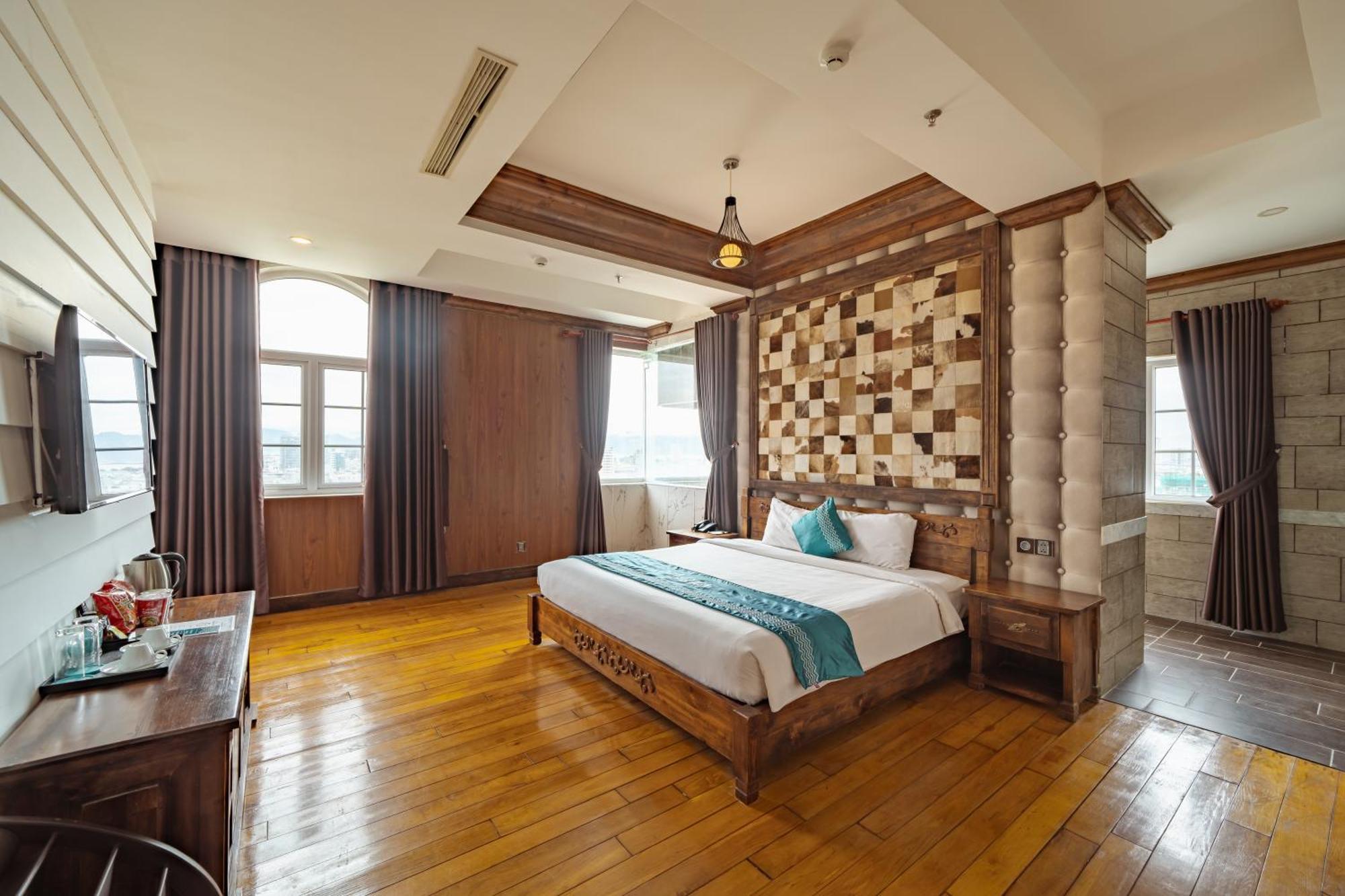 Ibiza Riverfront Da Nang Hotel Powered By Aston Dış mekan fotoğraf