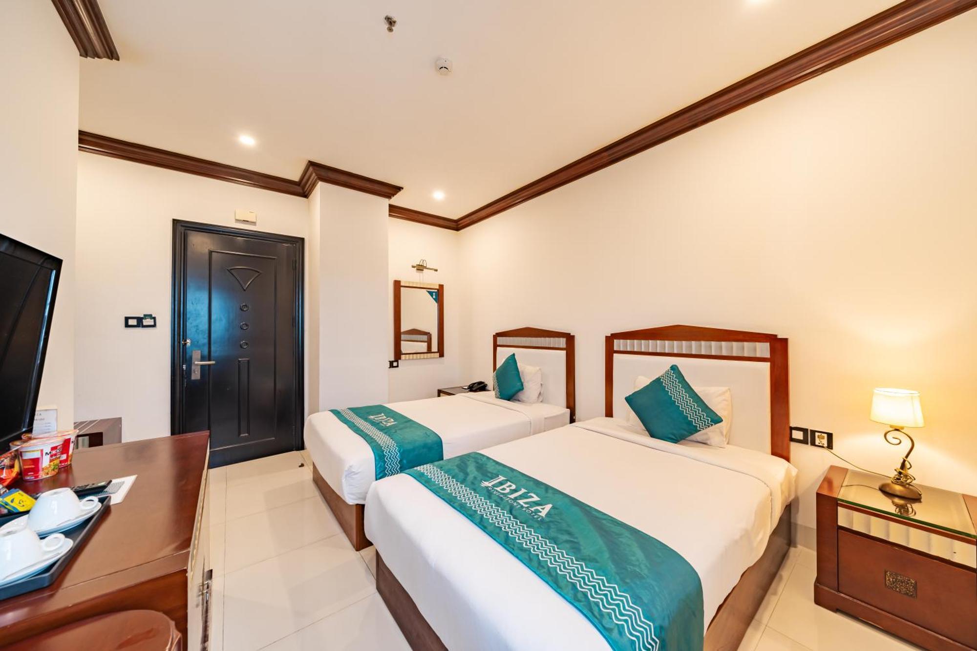 Ibiza Riverfront Da Nang Hotel Powered By Aston Dış mekan fotoğraf
